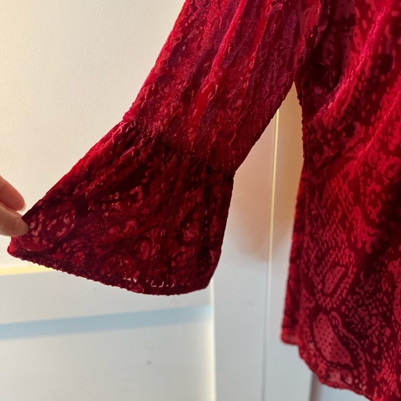 Ruby Rd. Red velvet Blouse flared sleeves - Picture 4 of 9
